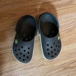 Crocs - DISCOUNTED SHIPPING